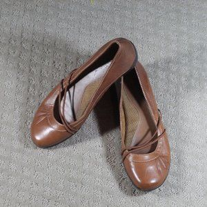 Natural Soul Size 8 Cognac-colored Rounded Toe Flats